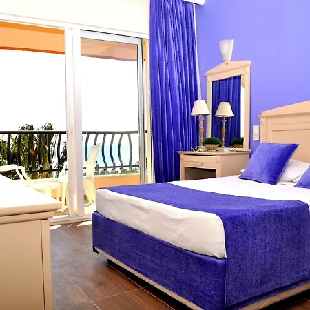 Club Turtas Resort Konaklı