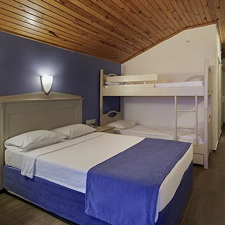 منتجع كلوب تورتاس بيتش - الشامل كليًا 4*