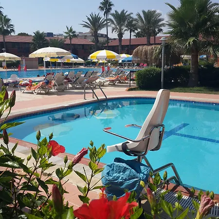 كلوب تورتاس بيتش - الشامل كليًا منتجع