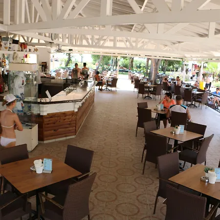 كلوب تورتاس بيتش - الشامل كليًا