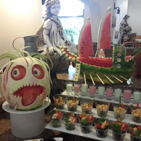 كلوب تورتاس بيتش - الشامل كليًا