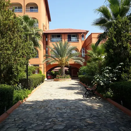 كلوب تورتاس بيتش - الشامل كليًا منتجع كوناكلي