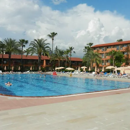 كلوب تورتاس بيتش - الشامل كليًا منتجع 4*